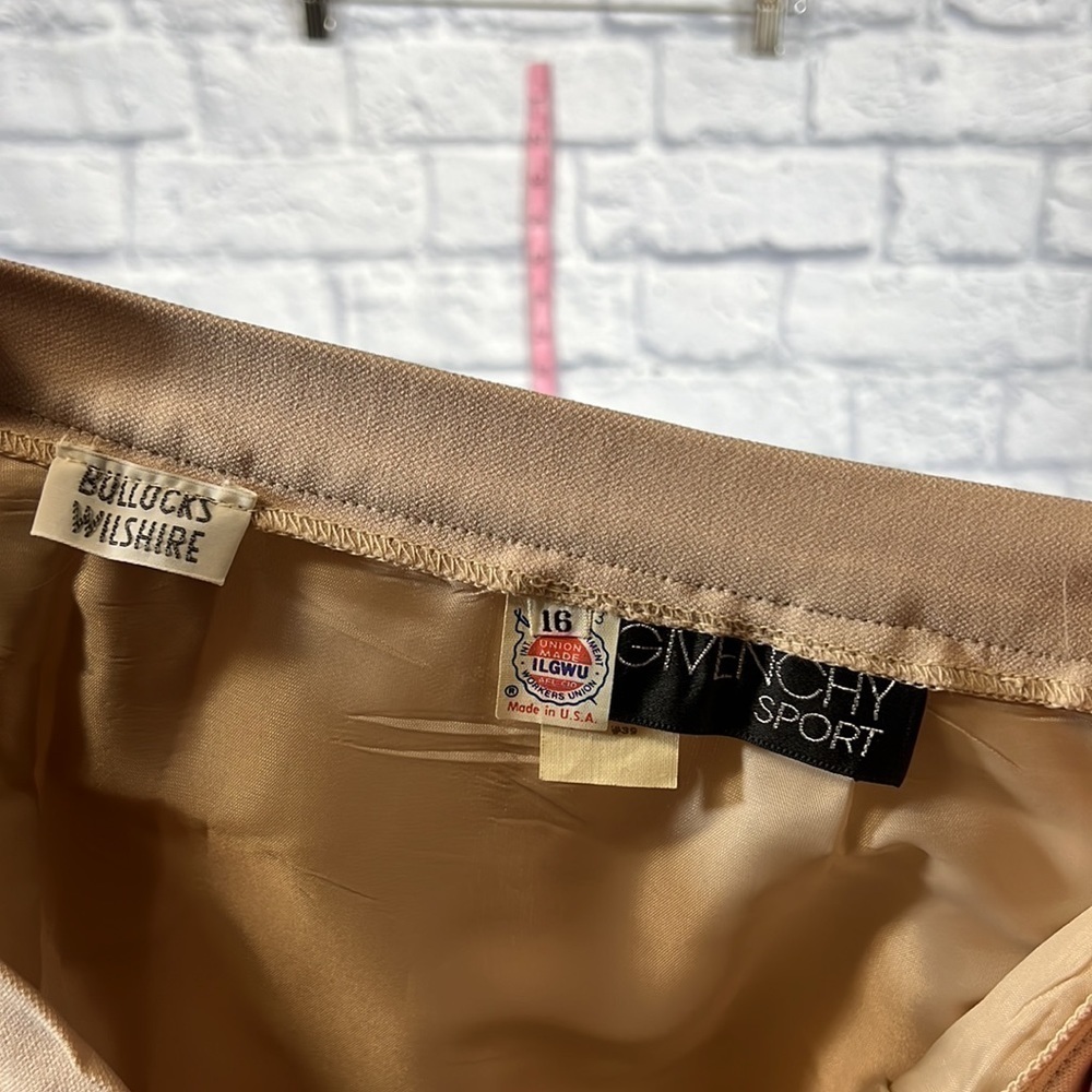 Vintage Givenchy Sport Skirt | color tan | size 16 - Picture 8 of 14